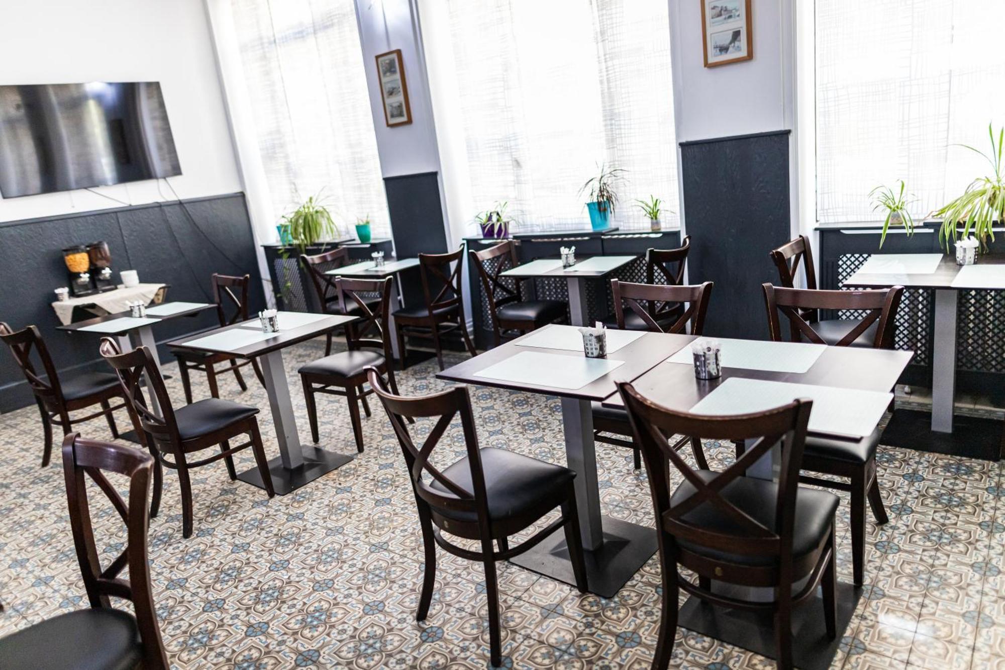 Hotel Du Dauphine Лион Екстериор снимка