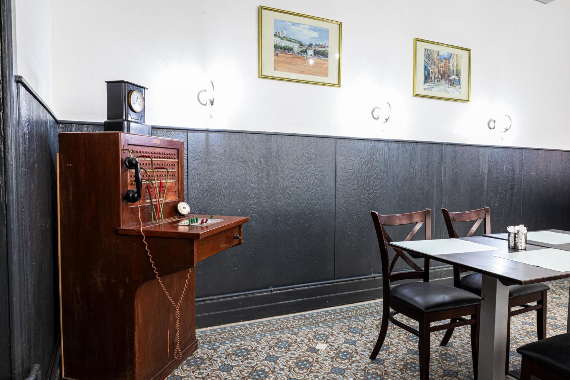 Hotel Du Dauphine Лион Екстериор снимка