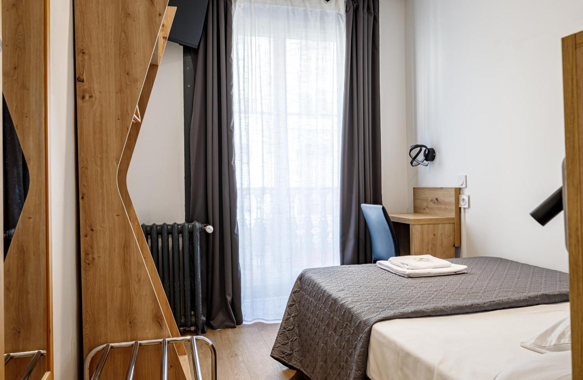 Hotel Du Dauphine Лион Екстериор снимка